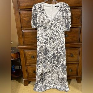 Express Short Sleeve Animal print hi-low Maxi dress size XS
